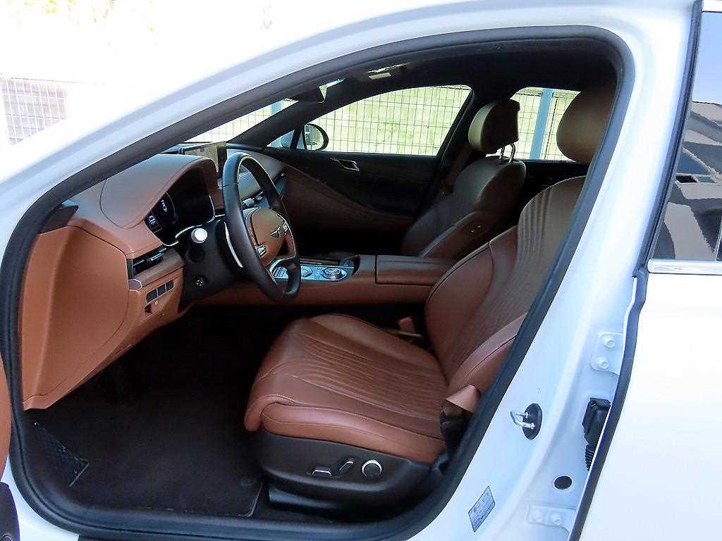 Genesis G80 — photo 05