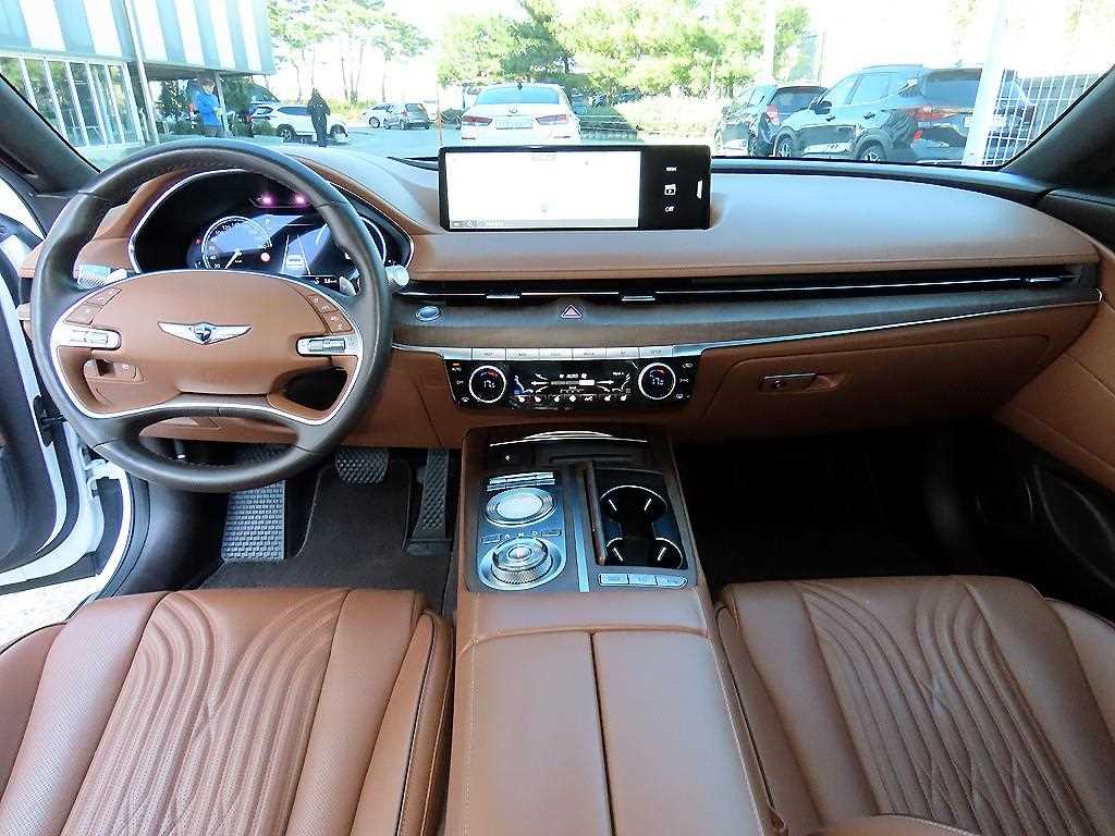 Genesis G80 — photo 07