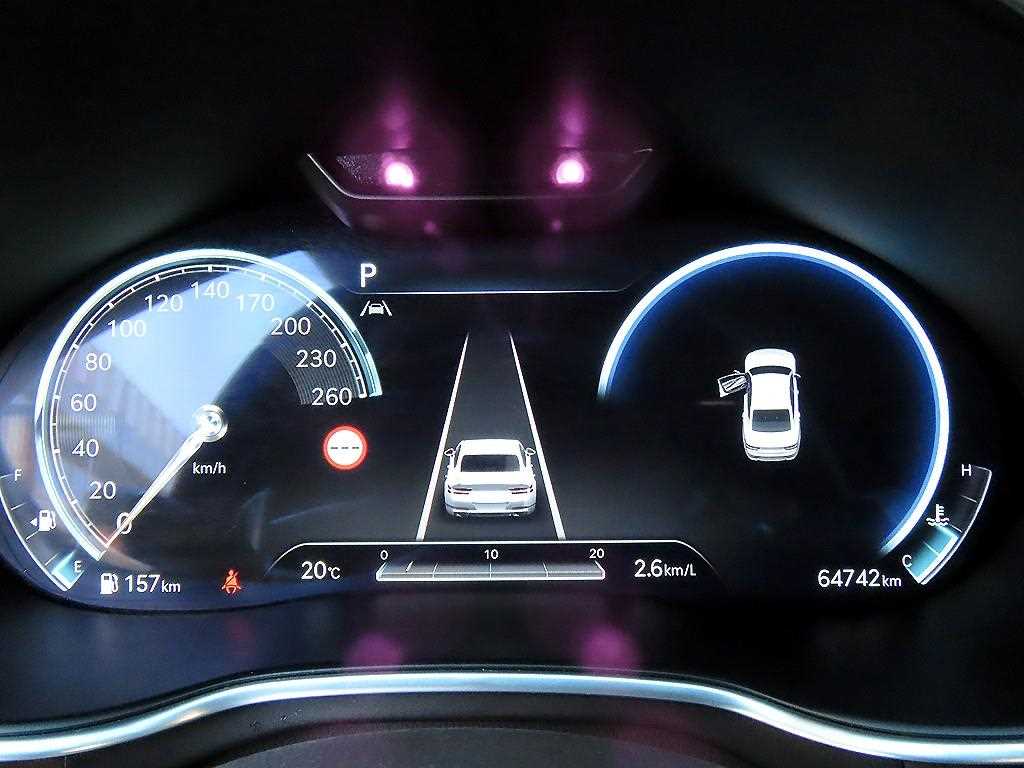 Genesis G80 — photo 09