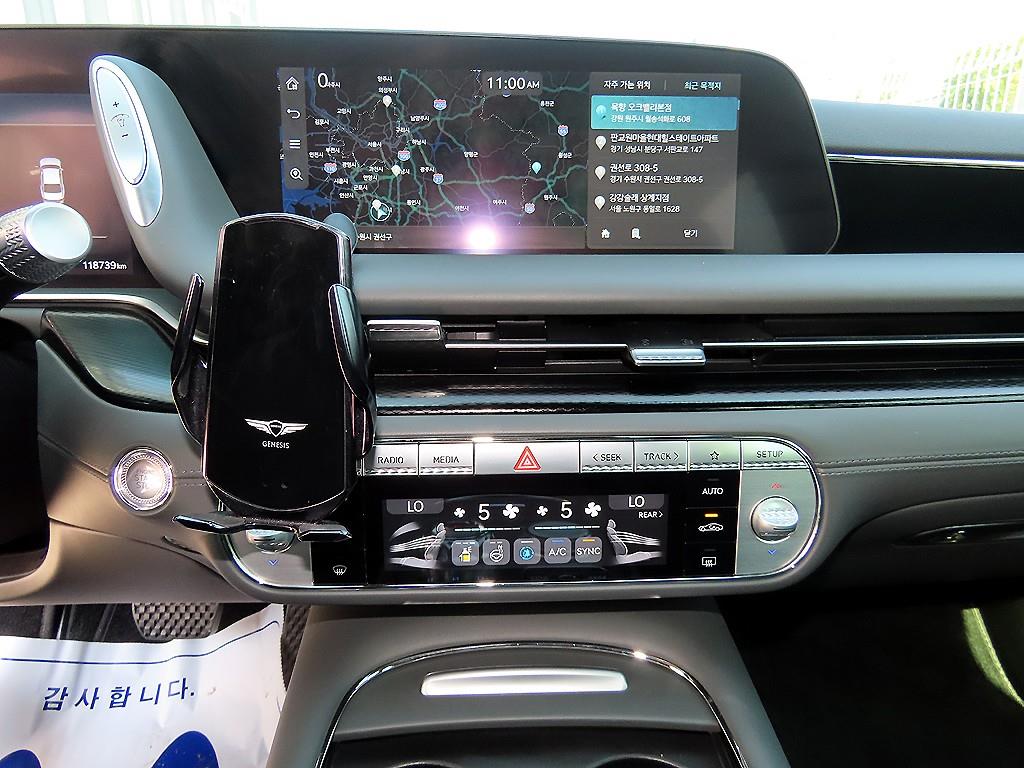Genesis G90 — photo 14