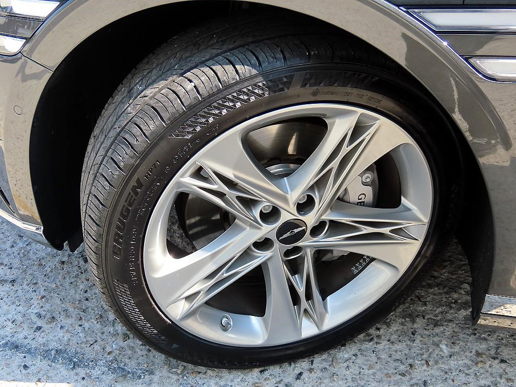Genesis G90 — photo 20