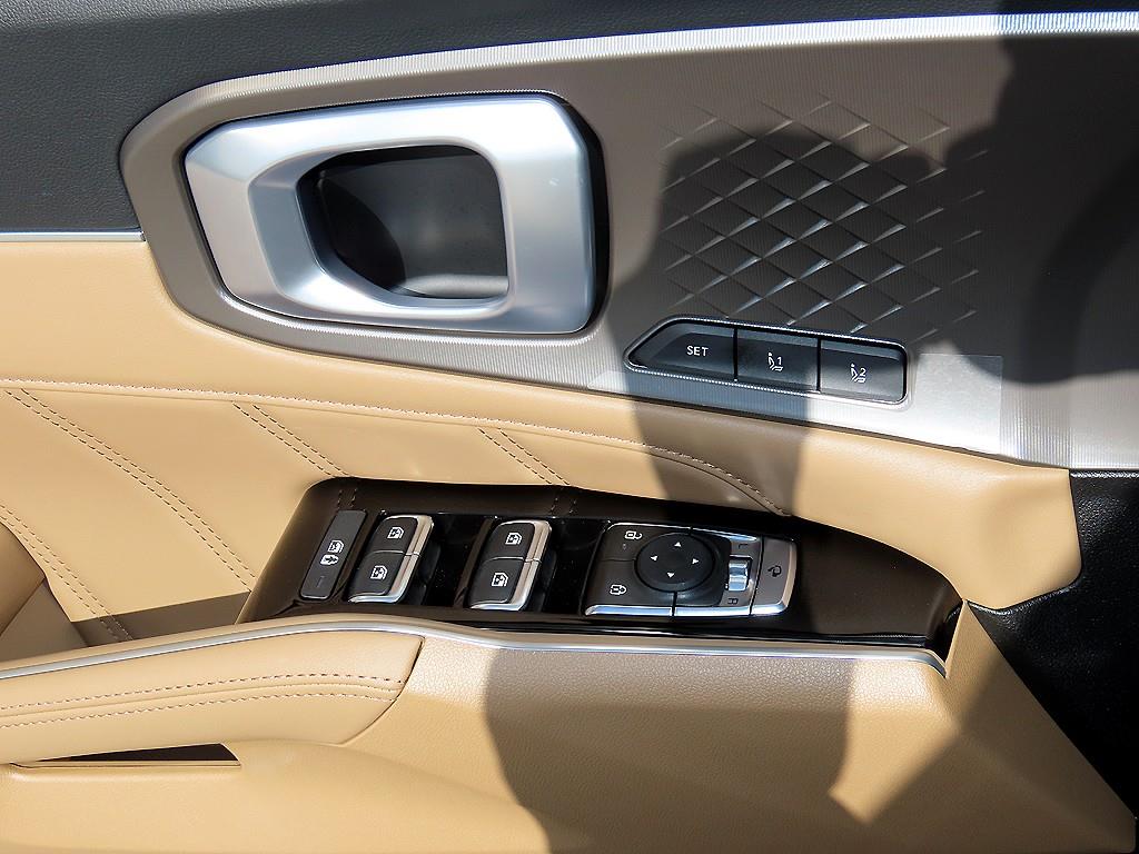 Kia Sorento — photo 12