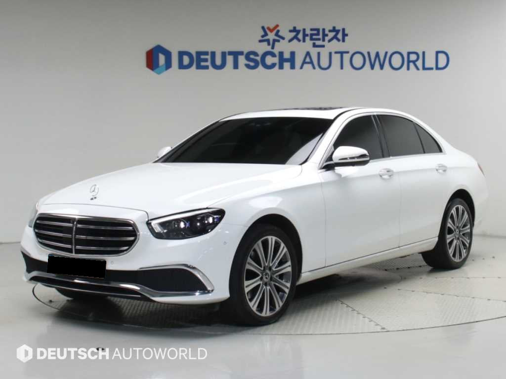 Mercedes-Benz E-Class — photo 01