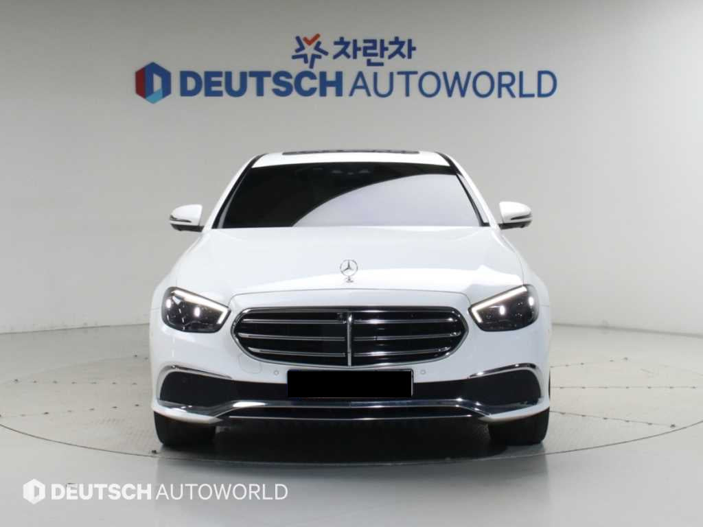 Mercedes-Benz E-Class — photo 03
