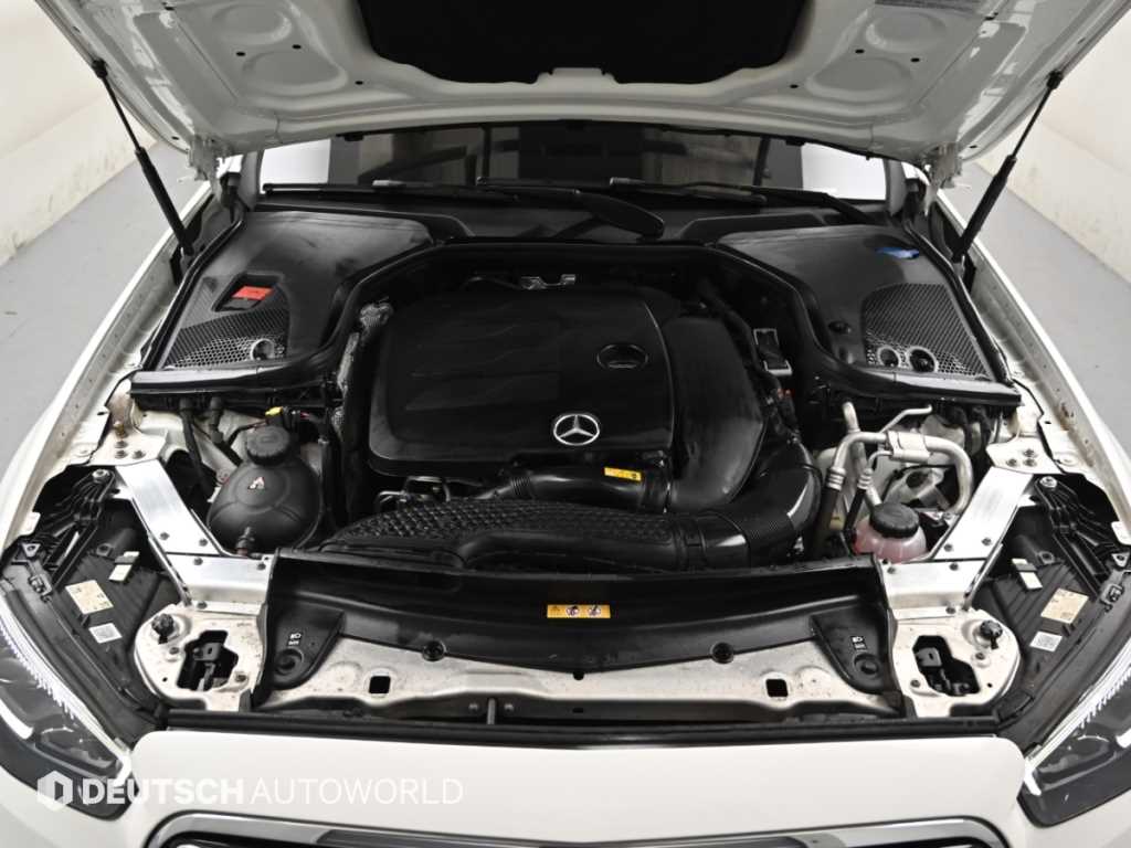 Mercedes-Benz E-Class — photo 06