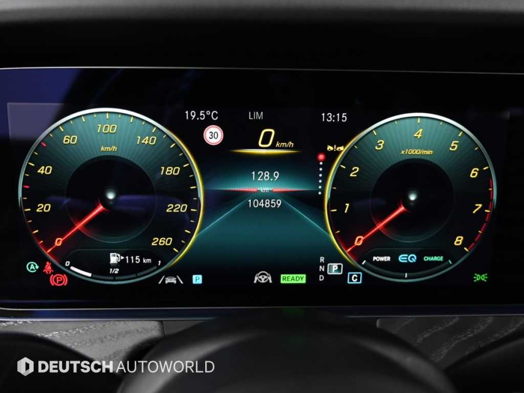 Mercedes-Benz E-Class — photo 08