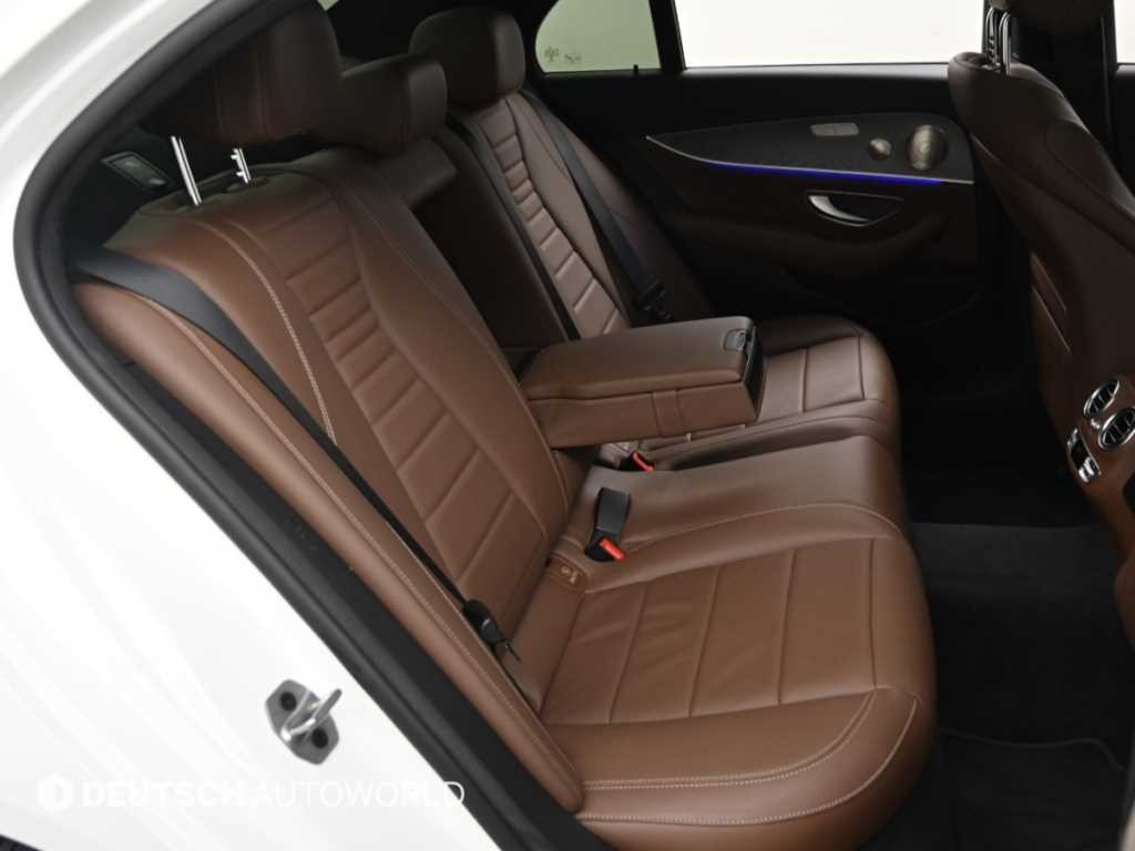 Mercedes-Benz E-Class — photo 12