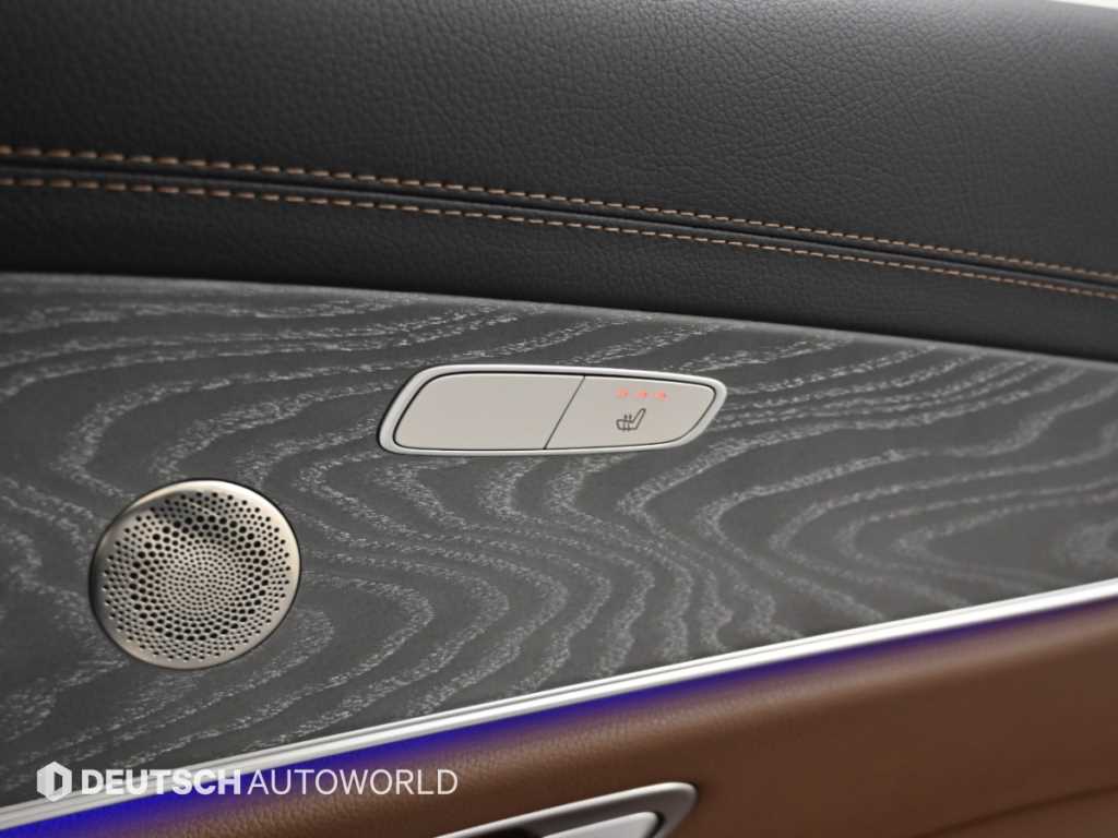 Mercedes-Benz E-Class — photo 16