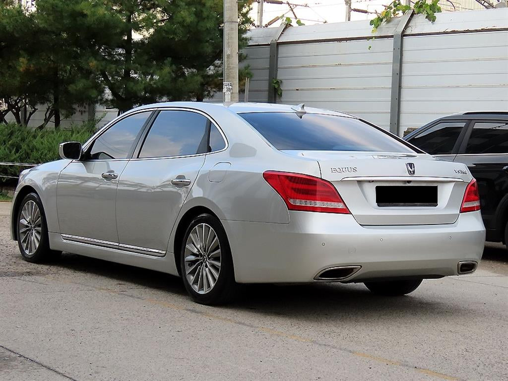 Hyundai Equus — photo 03