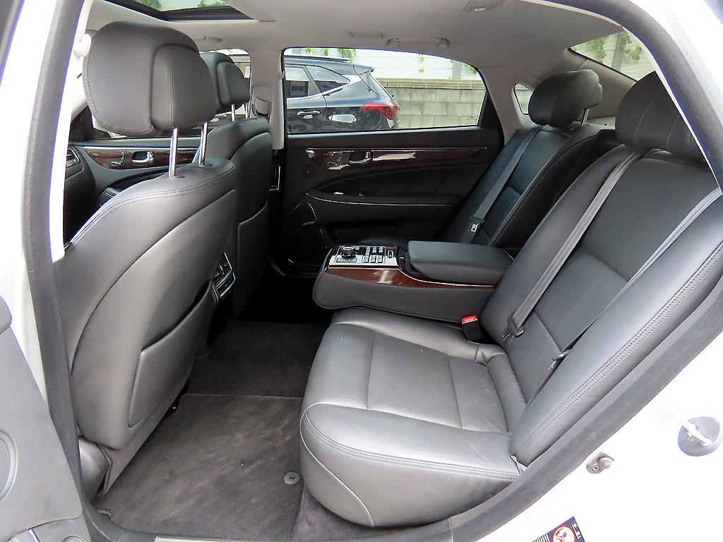 Hyundai Equus — photo 06
