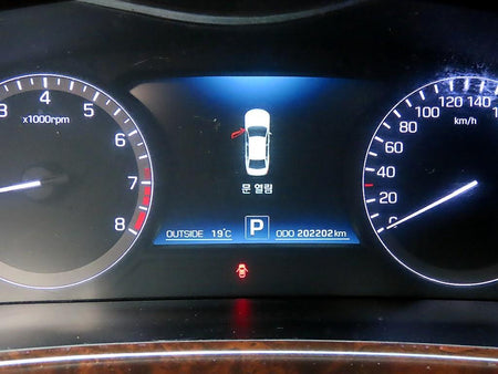 Hyundai Equus — photo 09