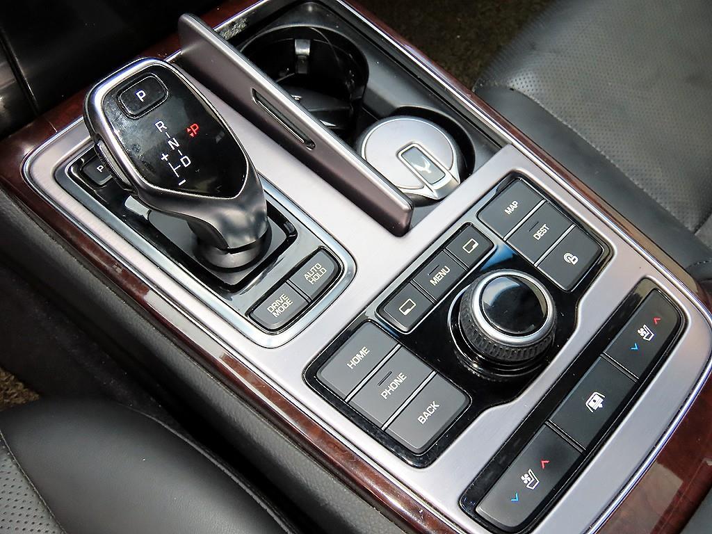 Hyundai Equus — photo 11