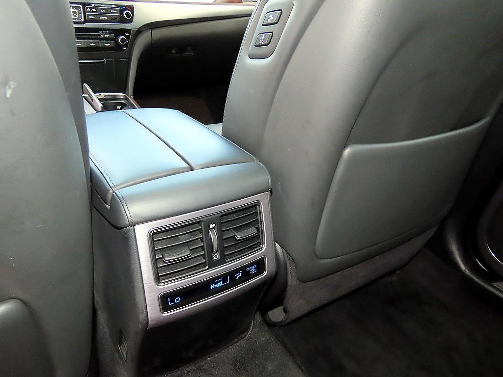 Hyundai Equus — photo 15
