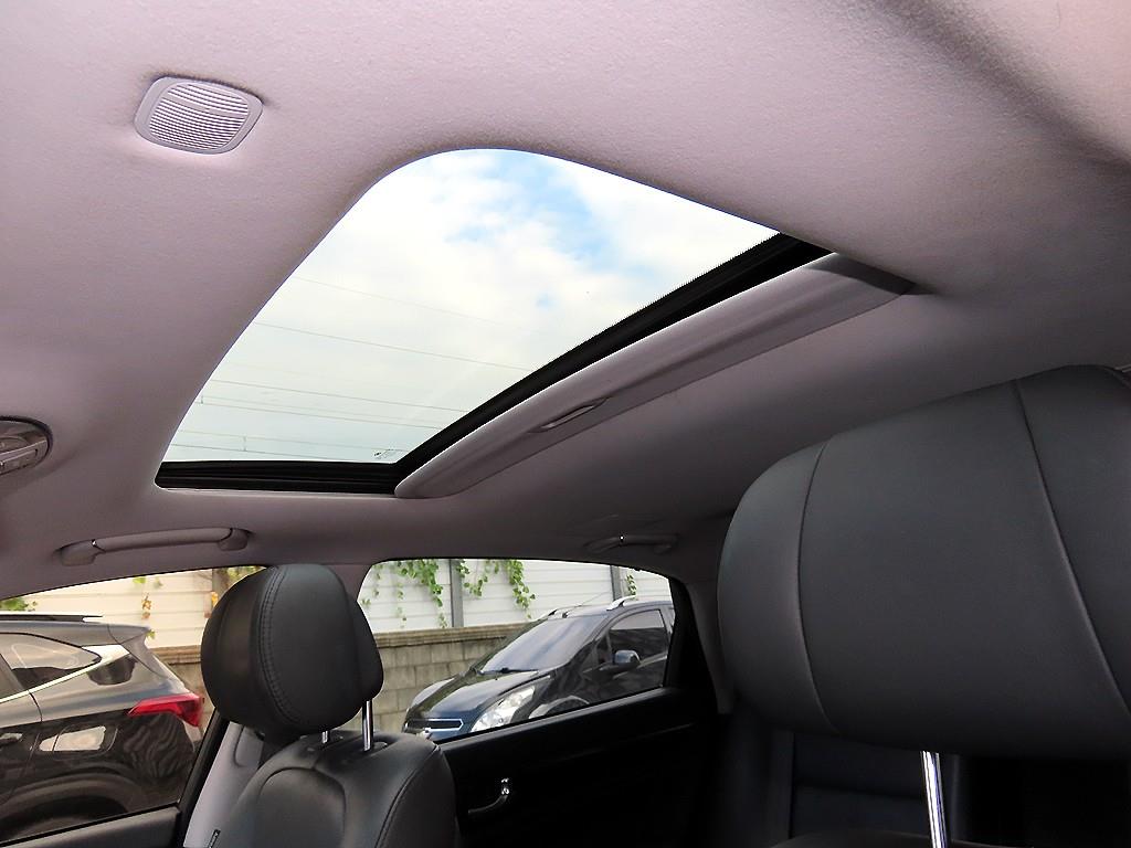 Hyundai Equus — photo 17