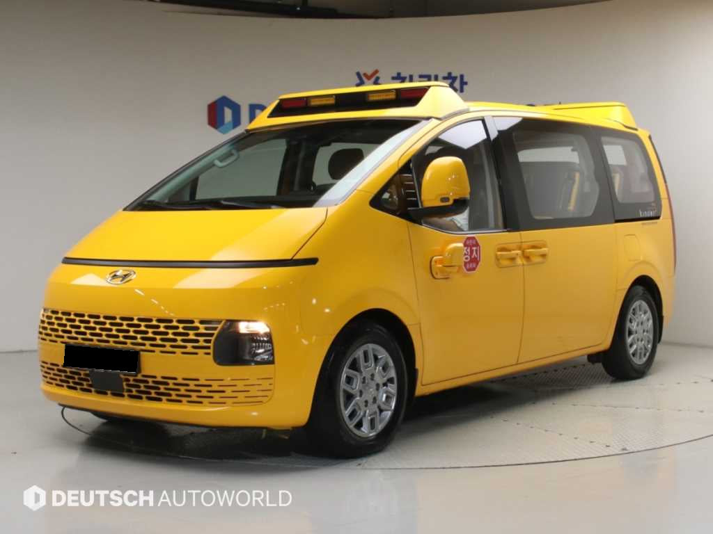 Hyundai Staria — photo 01
