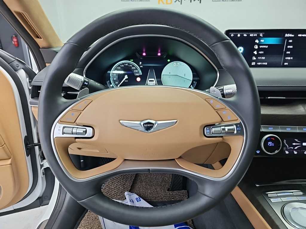 Genesis G80 — photo 09