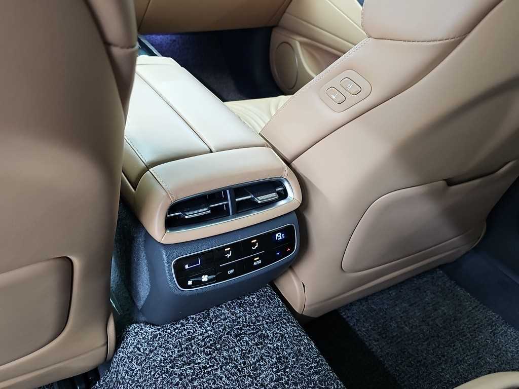 Genesis G80 — photo 13