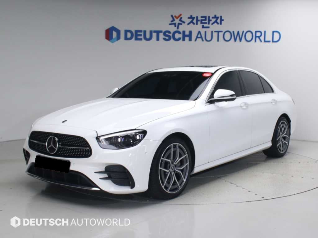 Mercedes-Benz E-Class — photo 01