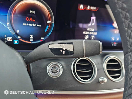 Mercedes-Benz E-Class — photo 09