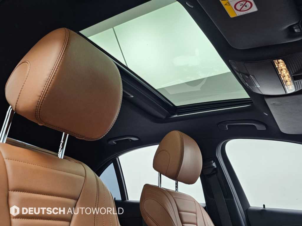Mercedes-Benz E-Class — photo 18