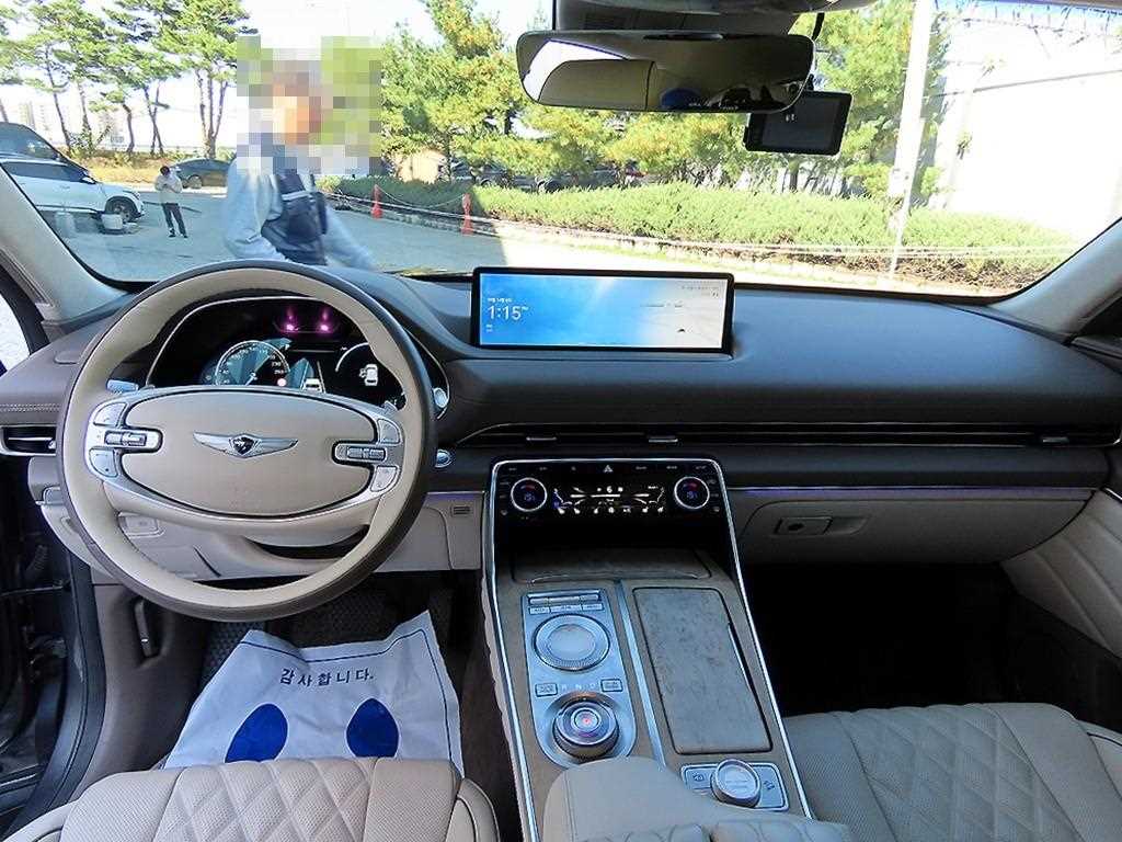 Genesis GV80 — photo 07