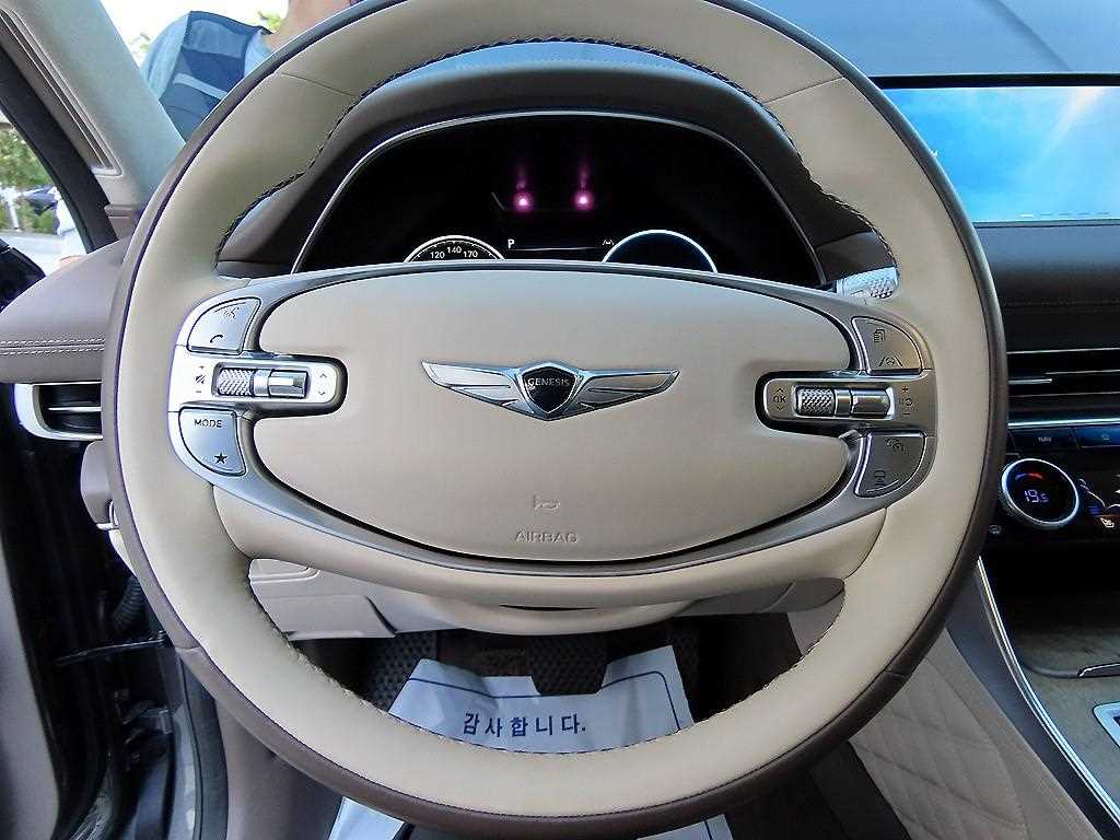 Genesis GV80 — photo 08