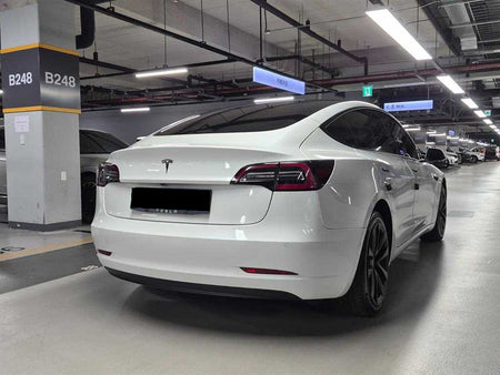 Tesla Model 3 — photo 03