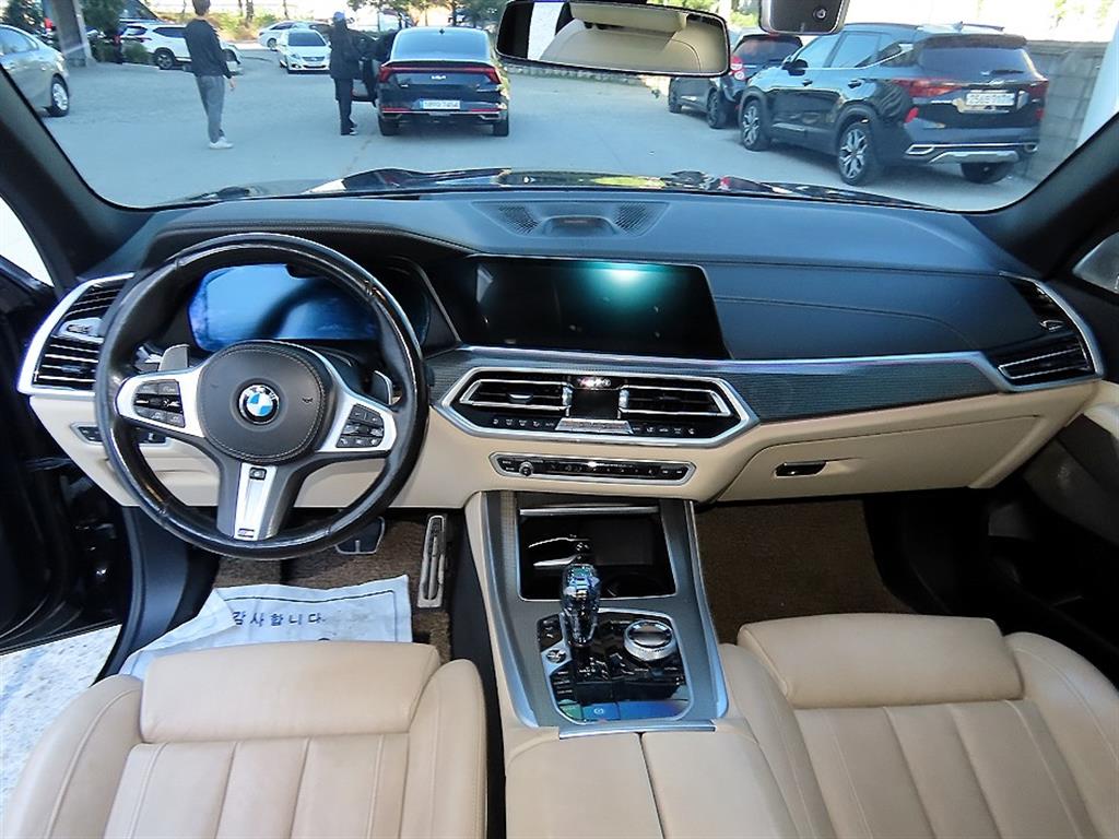 BMW X5 — photo 07
