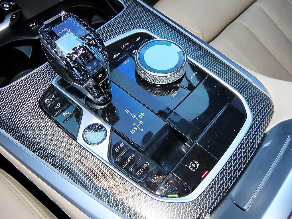 BMW X5 — photo 11
