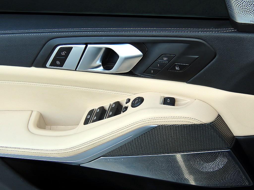 BMW X5 — photo 12
