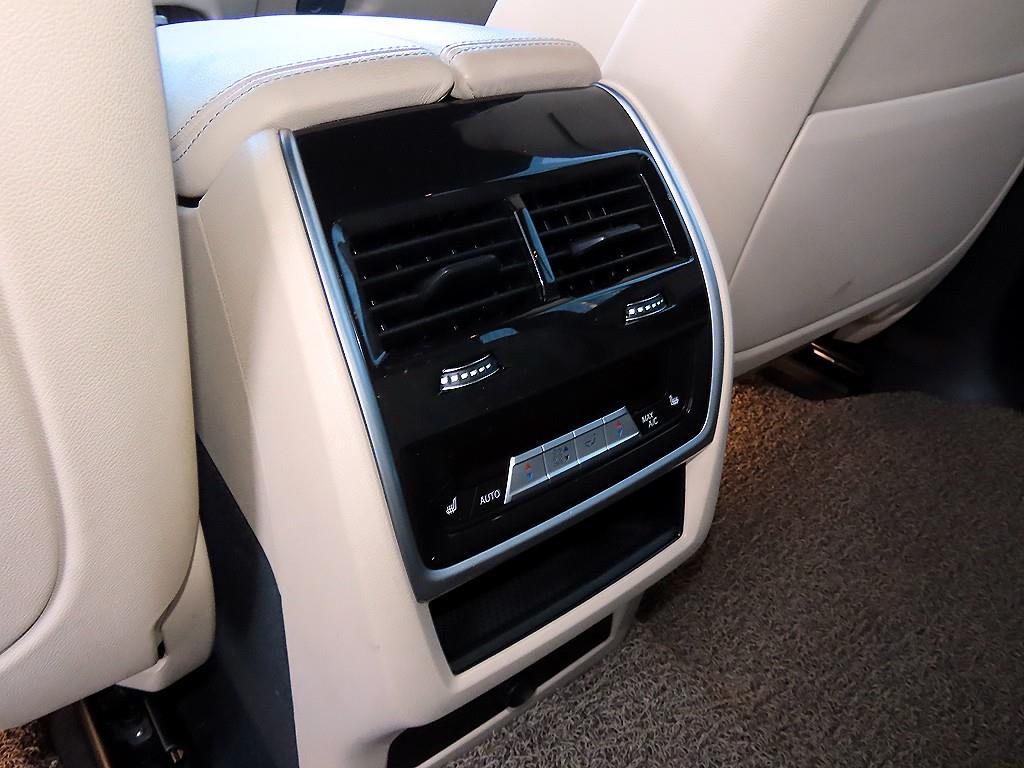 BMW X5 — photo 16