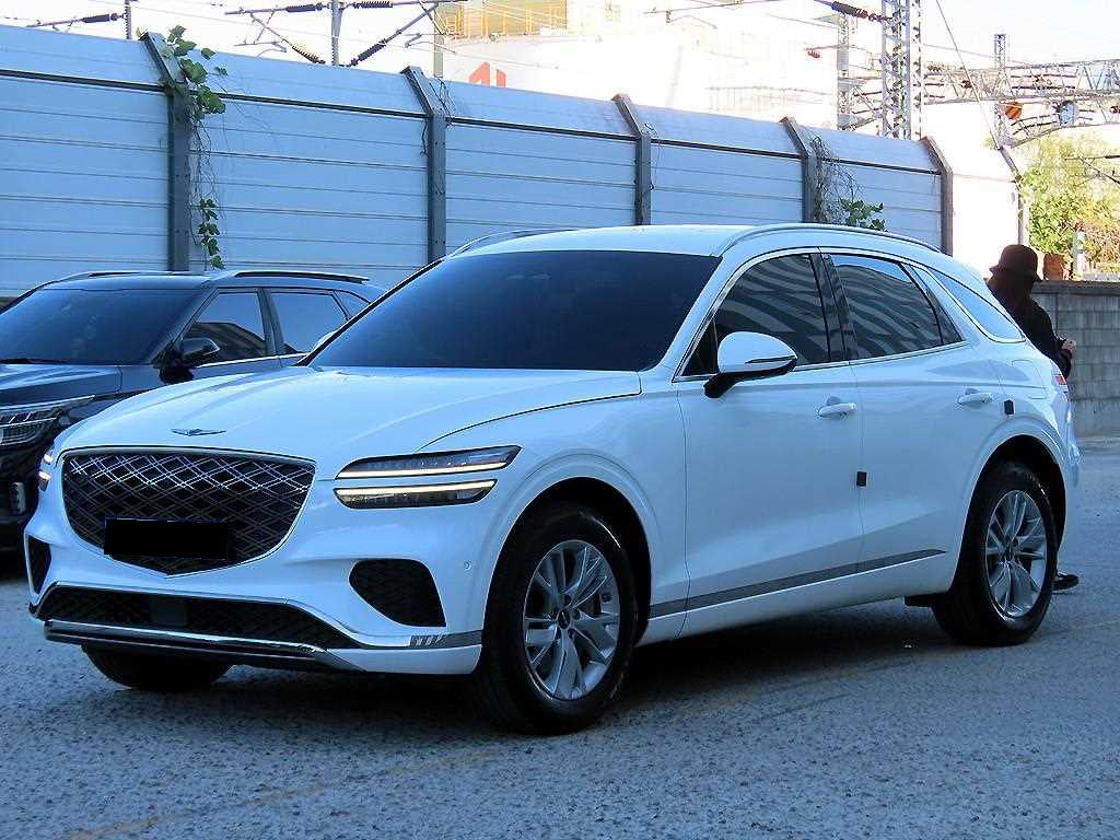 Genesis GV70 — photo 02