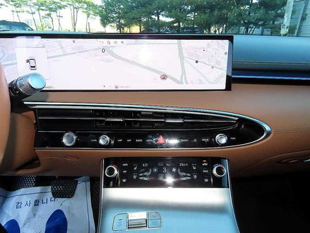 Genesis GV70 — photo 13