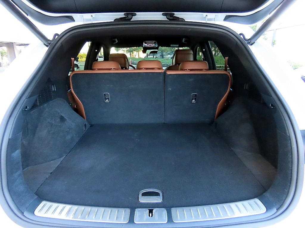 Genesis GV70 — photo 16