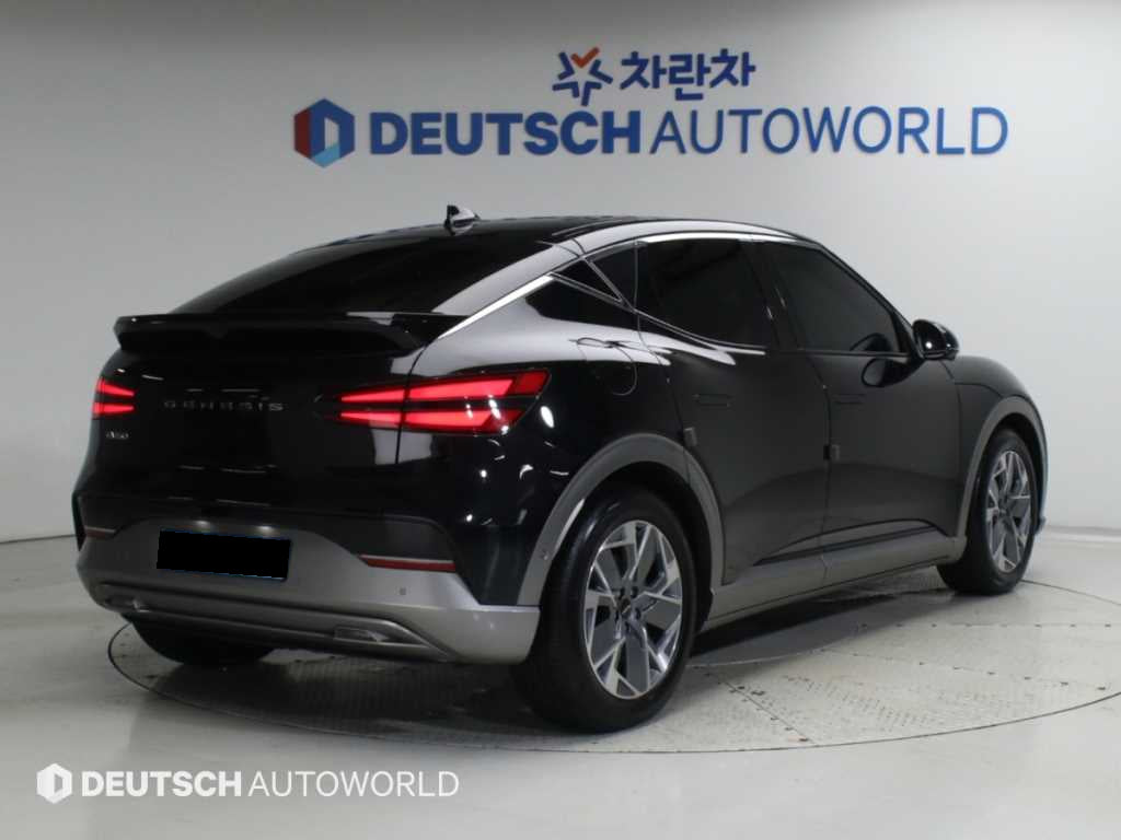Genesis GV60 — photo 02