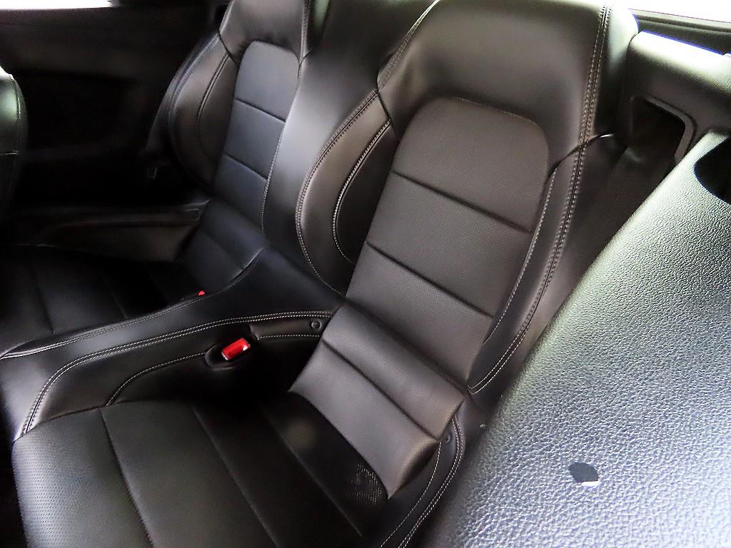 Ford Mustang — photo 10