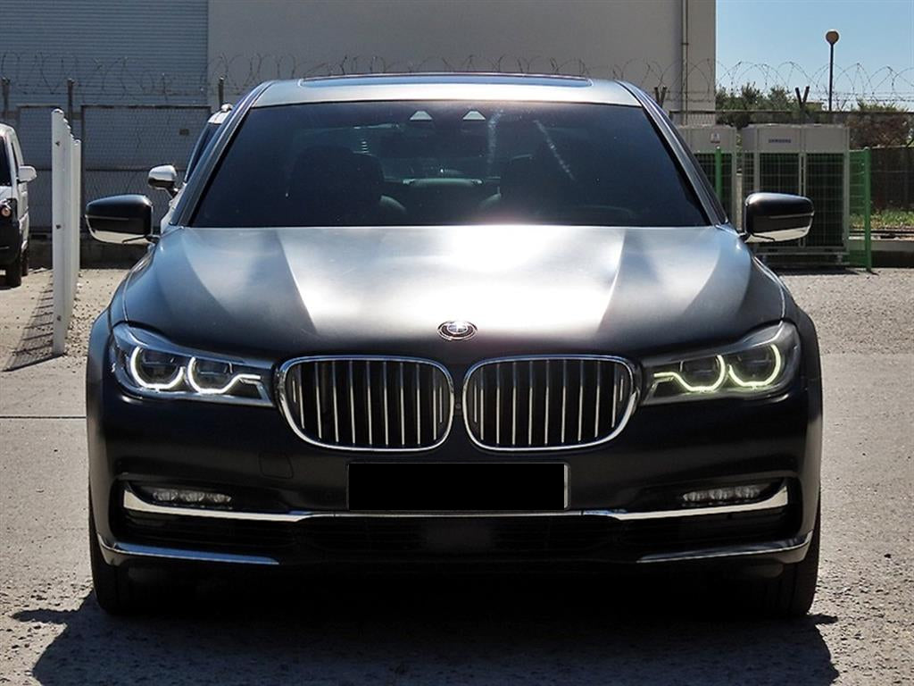 BMW 7-Series — photo 01