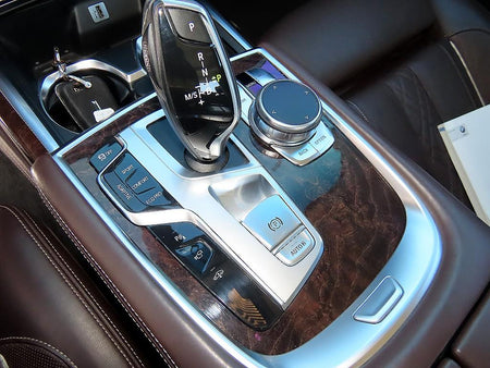 BMW 7-Series — photo 11