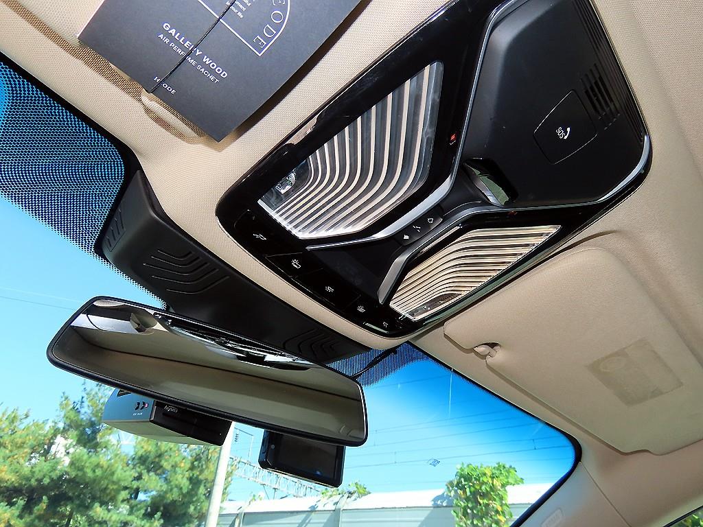 BMW 7-Series — photo 15