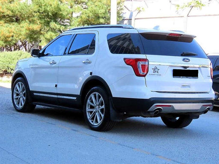 Ford Explorer — photo 03