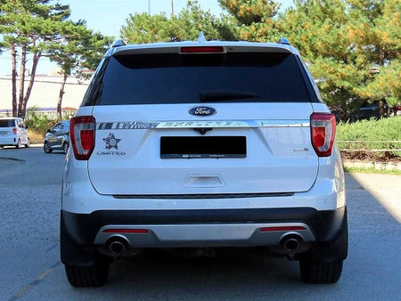 Ford Explorer — photo 04