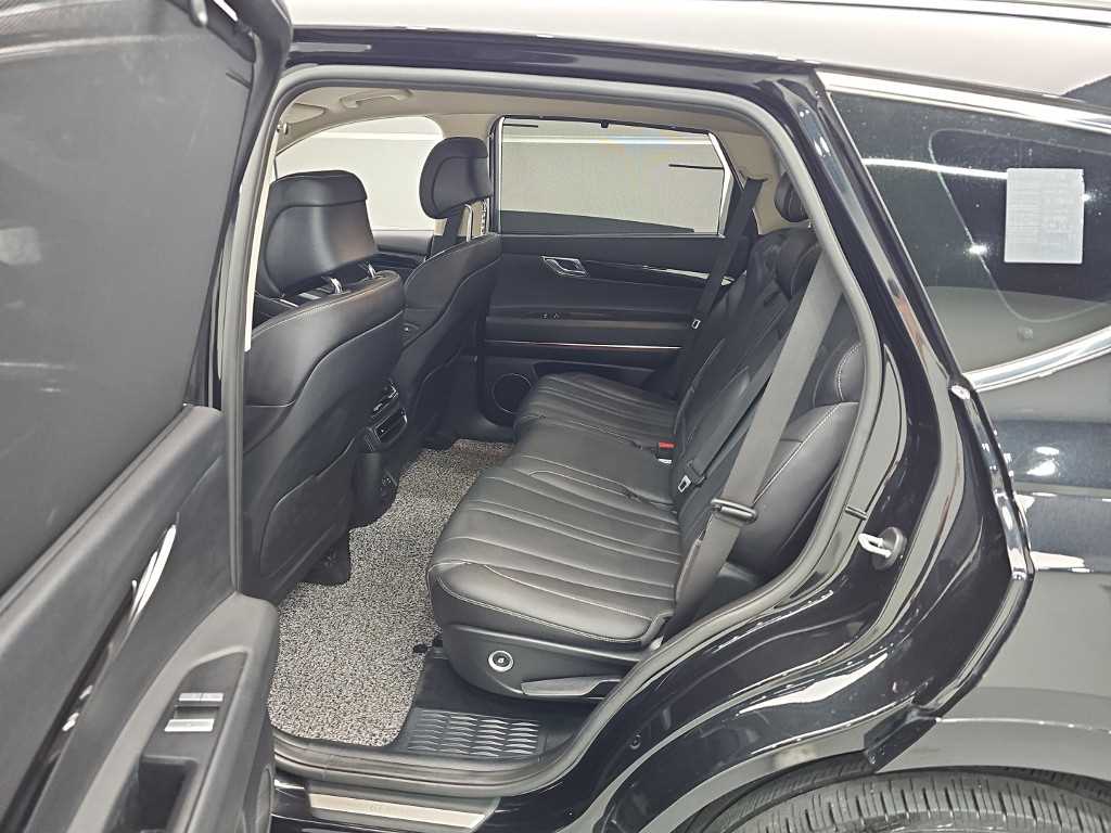 Genesis GV80 — photo 12