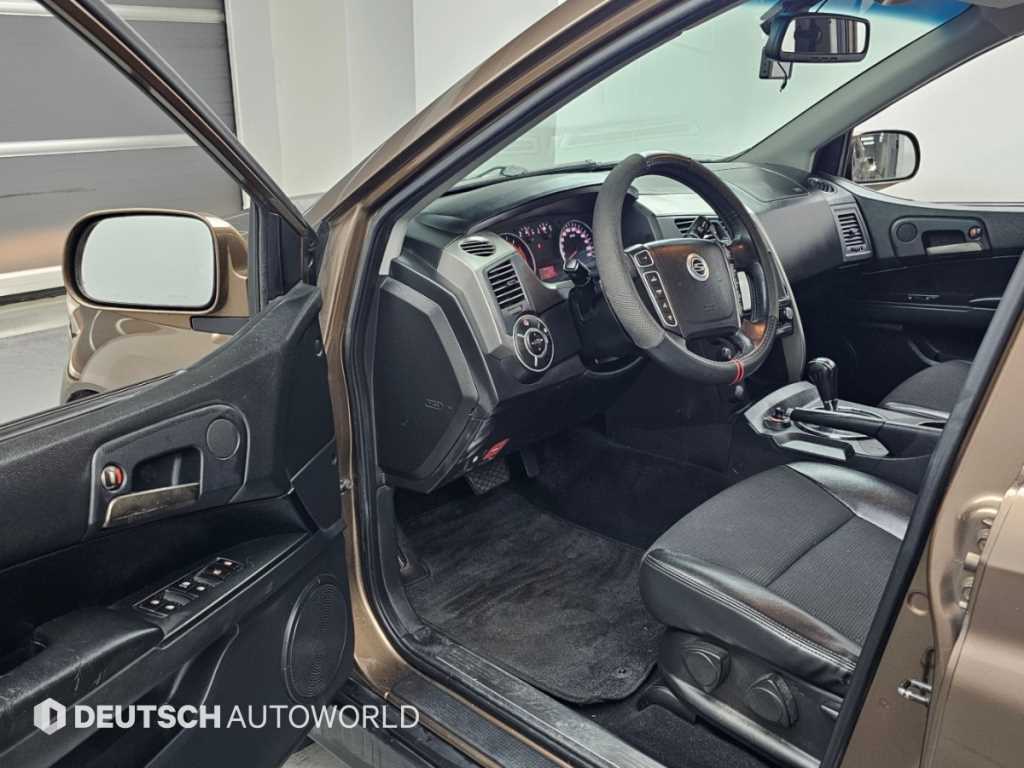 KGM KORANDO — photo 11