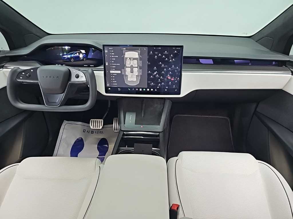 Tesla Model X — photo 07