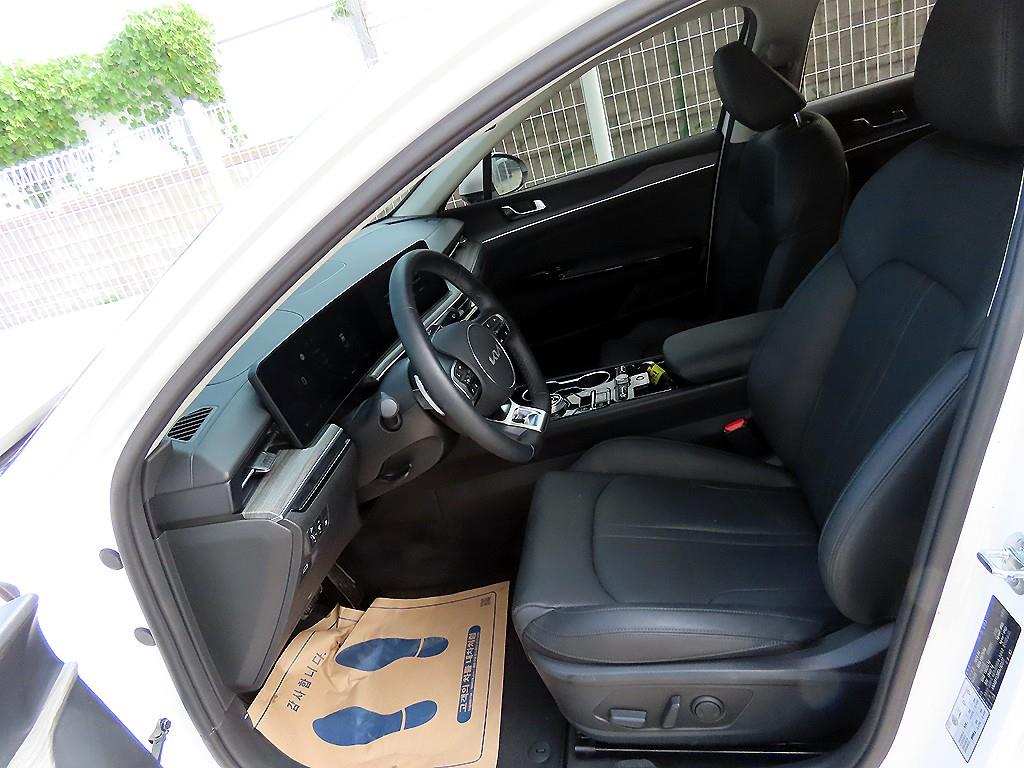 Kia K5 — photo 05