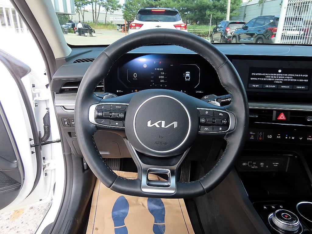Kia K5 — photo 08