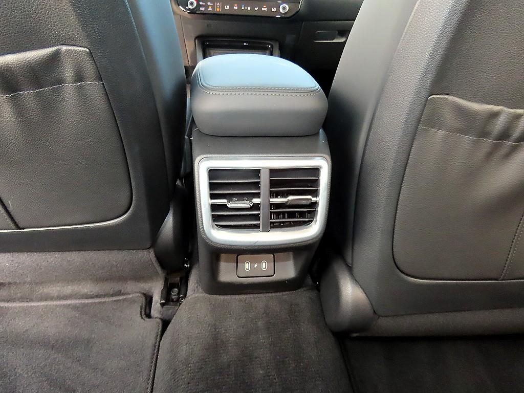 Kia K5 — photo 17