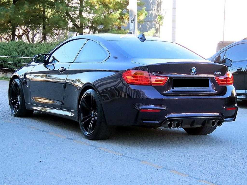 BMW M4 — photo 03