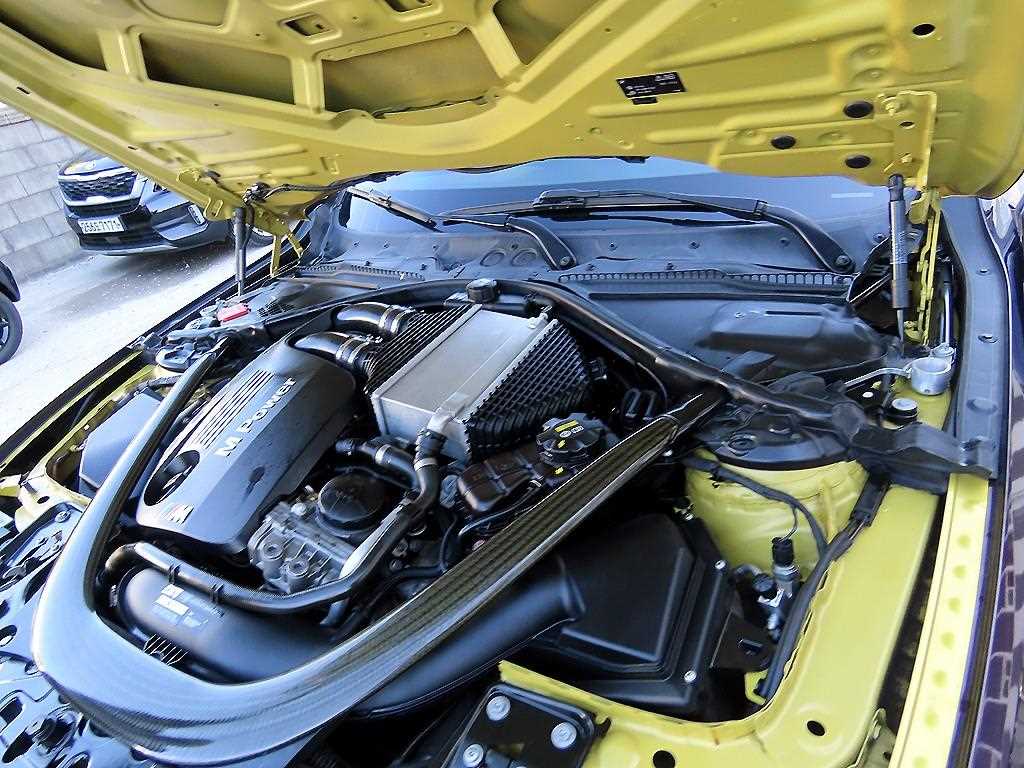 BMW M4 — photo 18