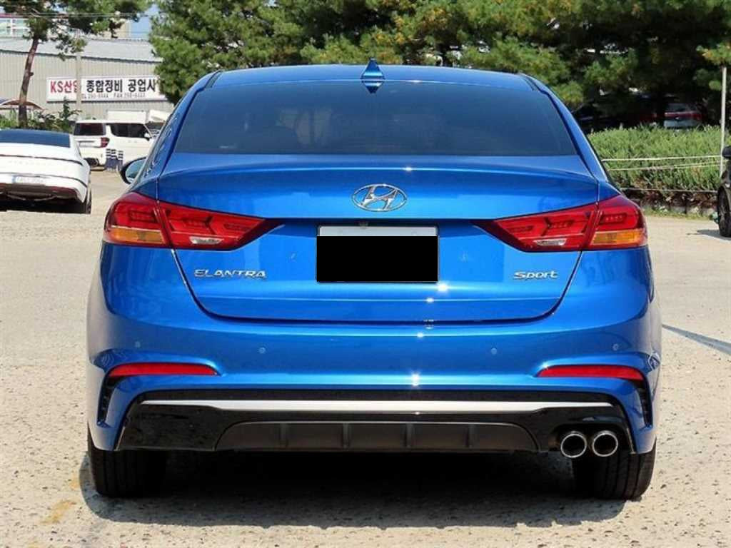 Hyundai Avante — photo 04